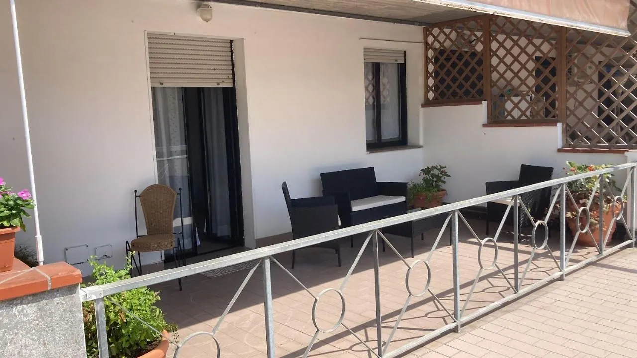 Appartamento Al Mare Con Due Terrazze Punta Marina 0*,  Italië